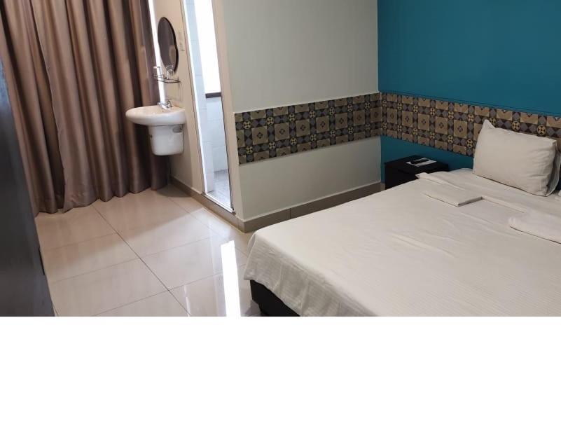 Grand Fc Hotel George Town Exterior foto